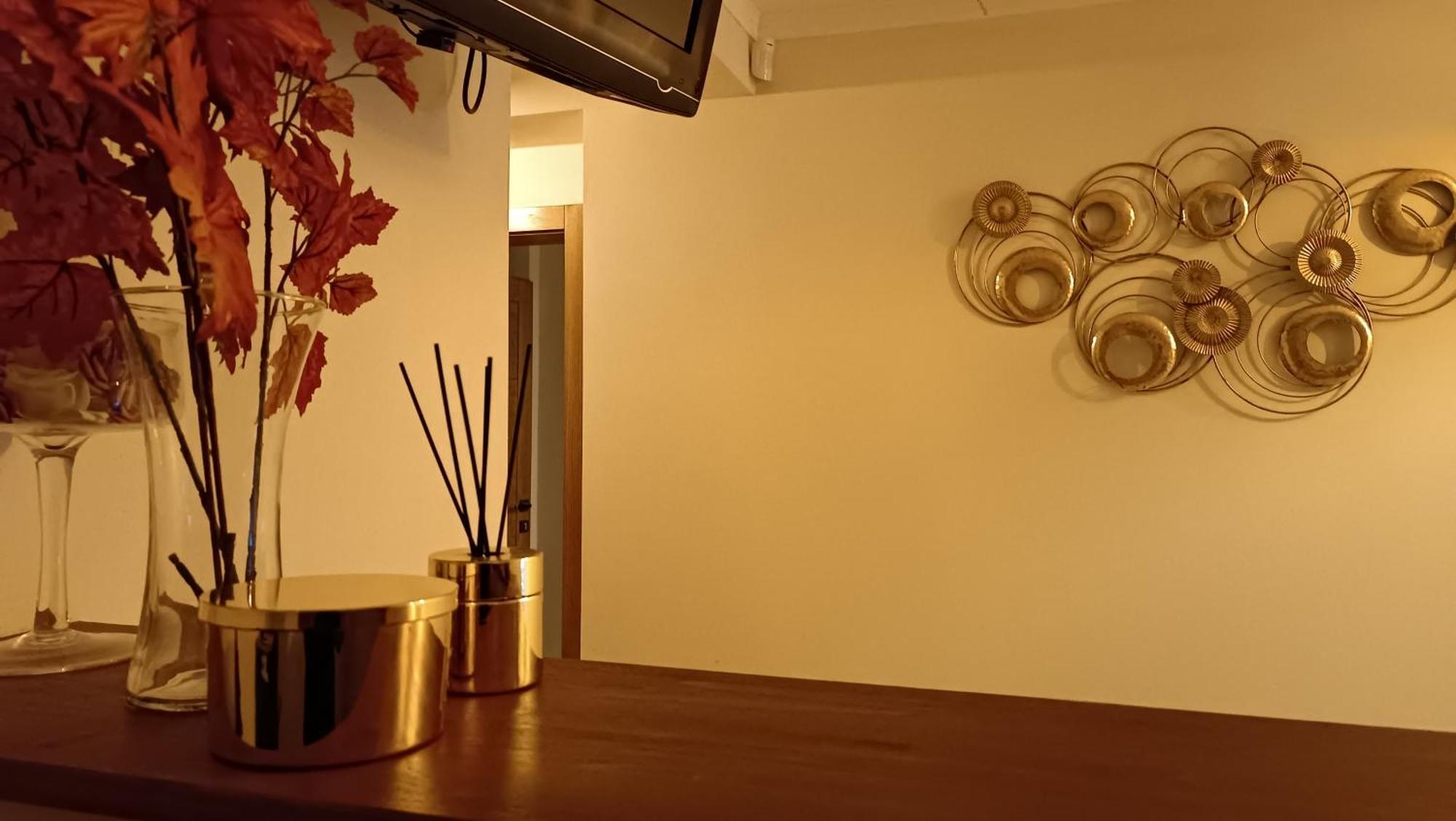 Lion Hotel บูโคเวล ภายนอก รูปภาพ